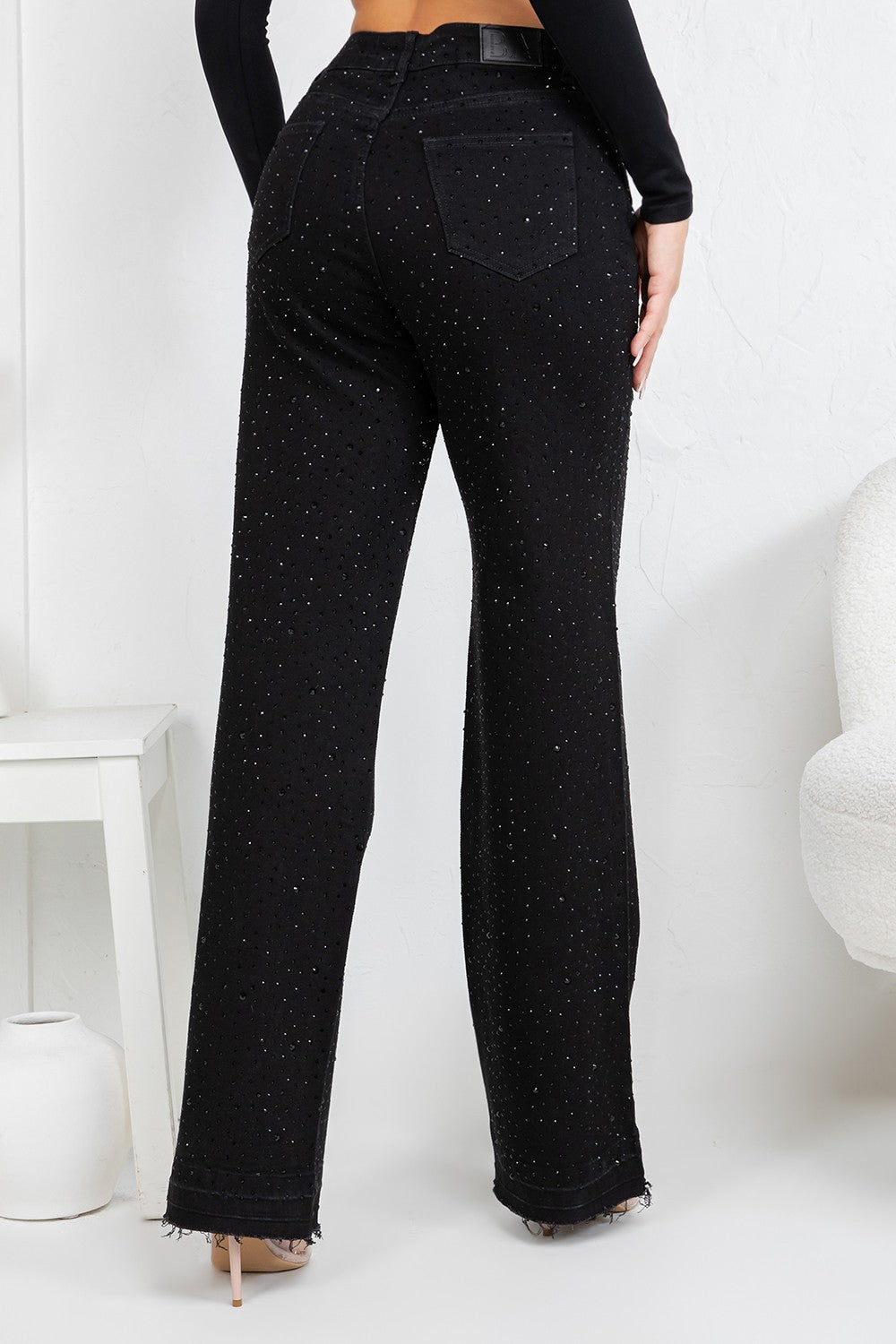 Emma Black cargo
